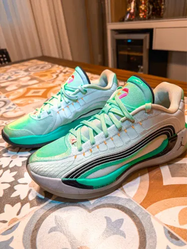 Jordan Luka 4