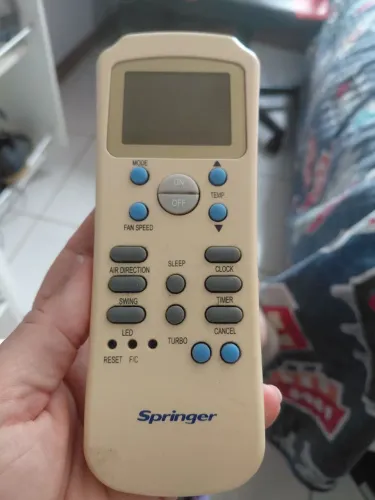 O controle de ar-condicionado springer