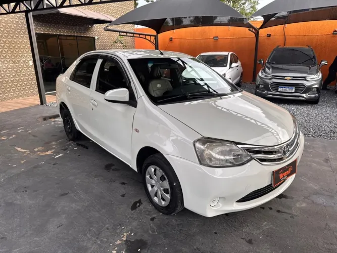 Toyota Etios X Sedan 1.5 Flex 16V 4P Mec. 2016