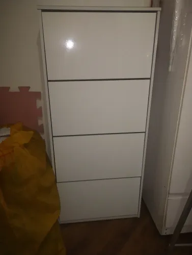 Sapateira semi nova