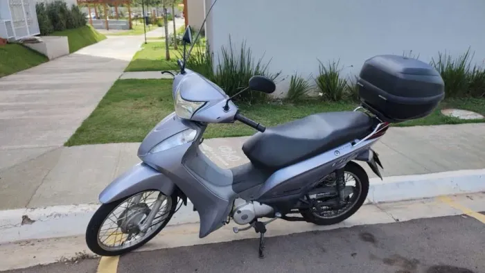 Biz Honda 125cc 2015 de mulher Super Conservada