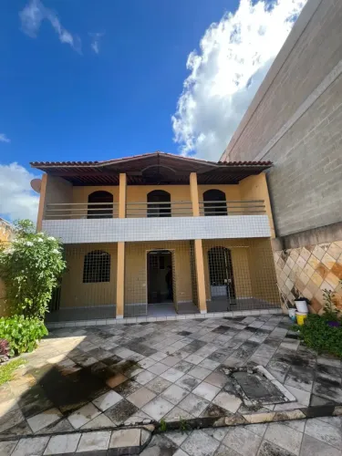 CASA - 5 QUARTOS 160M2 ÚTIL