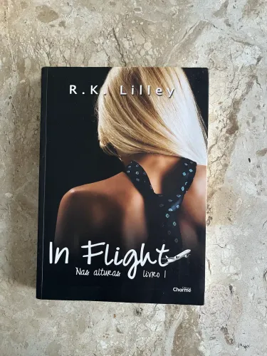 Livro In Flight editora Charme