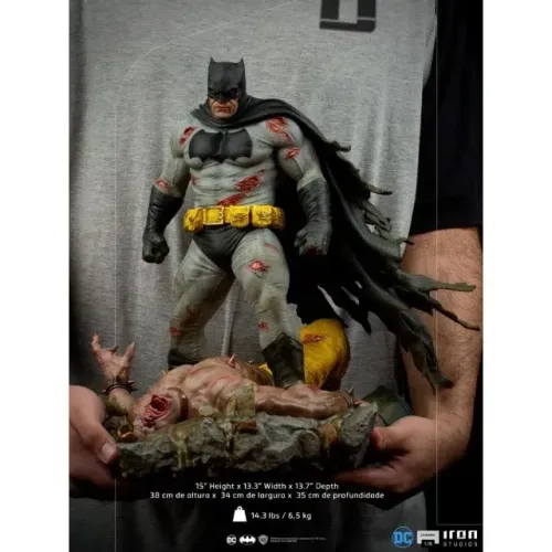 Batman The Dark Knight Returns, Iron Studios, Diorama 1/6, Estatua Action Figure