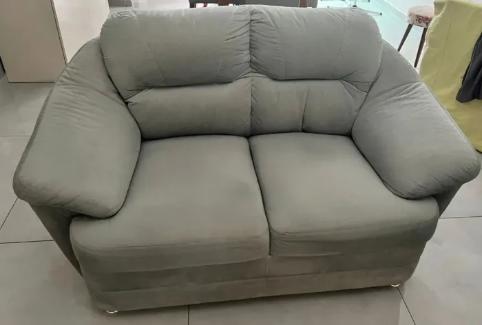 Vendo sofá de dois e três lugares