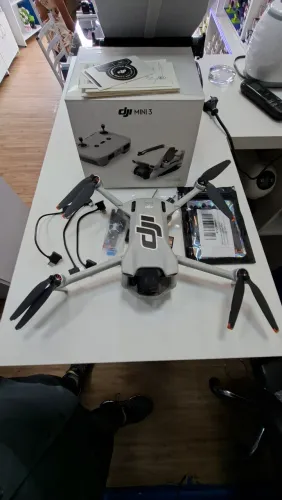 Drone DJI mini 3 com Bateria Plus 50 min