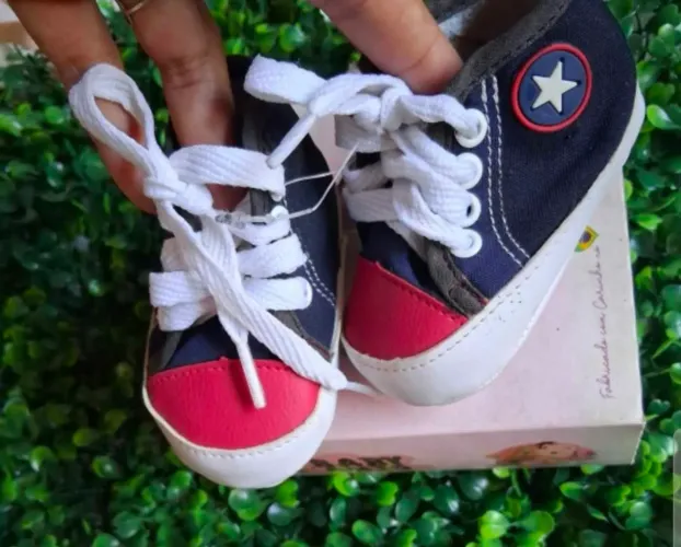 Sapatinho para bebe menino . 