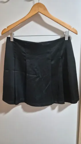 Short saia acetinado preto