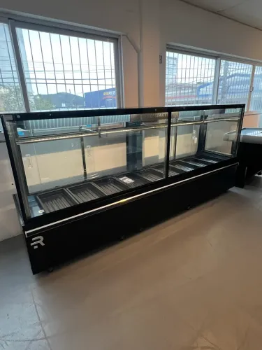 Balcão de açougue 3m vidro aquecido ar forçado Refrimate - pronta entrega 