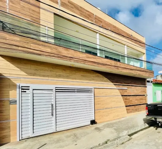 Casa primeiro andar em Felipe Camarão 