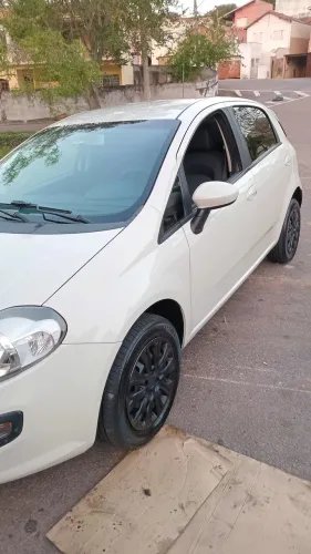 Fiat Punto Attractive 1.4 Fire Flex 8V 5P 2016