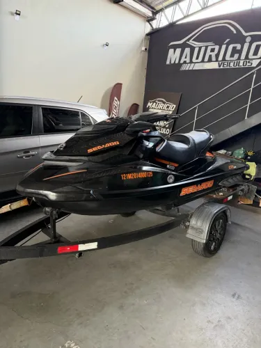 Jet ski
