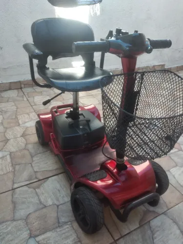 Scooter elétrica 4 rodas