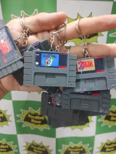 Chaveiro Cartucho Snes - NerdDog Store - Super Mario Kart Kirby Yoshi Story Metroid Zelda