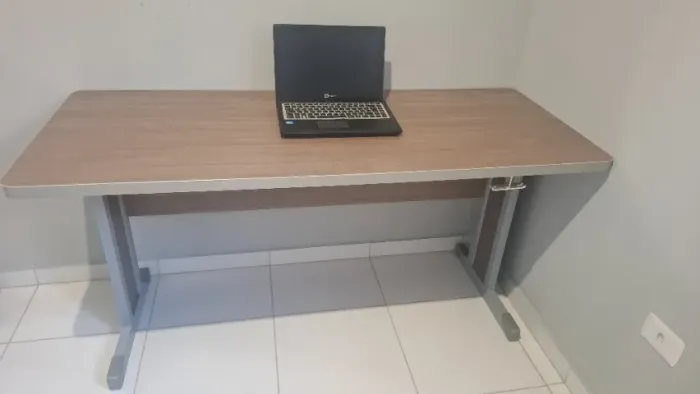 Mesa de escritório versatil 1120 itapua kappesberg.