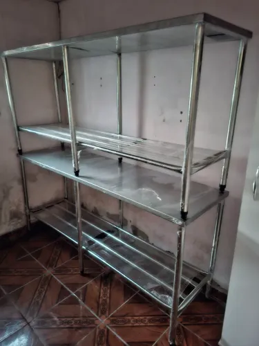 Mesa toda em inox 304 medindo 192x55cm