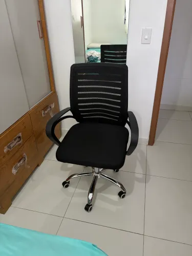 Cadeira de Escritório Executiva Ergonômica Mesh Base Cromada - Excelente Estado