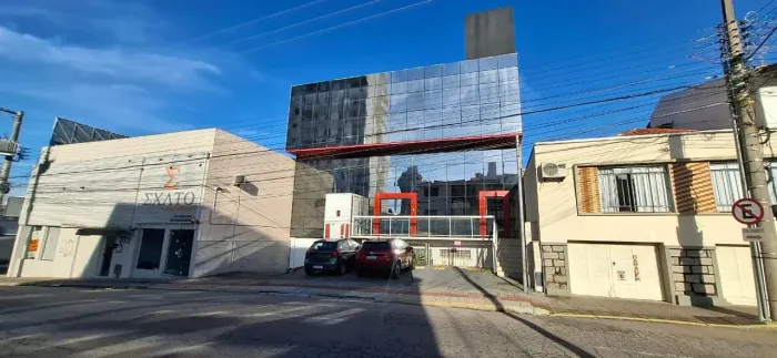 Prédio Comercial para locação com 600 m² e 12 vagas de garagem - Estreito, Florianópolis.