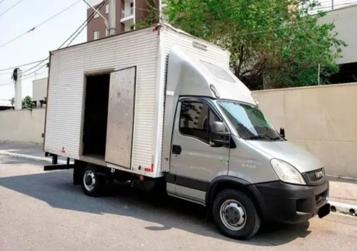 Iveco Daily 35s14 Baú 2015