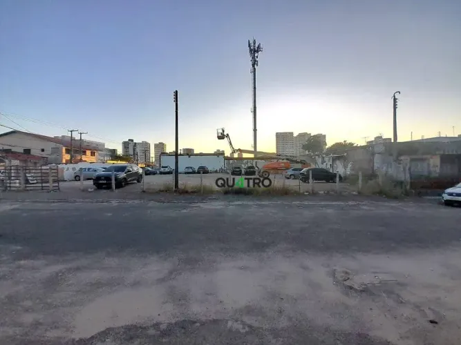 Dois Terrenos de esquina a venda no bairro de Fátima, metragem total 823 m² por R$ 1.600.0