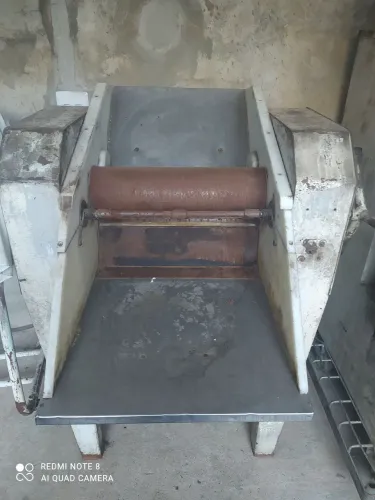 Vendo máquina de produção de padaria