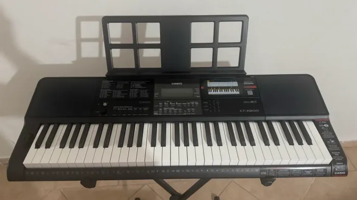 Teclado musical Casio CT-X CT-X800 61 teclas preto