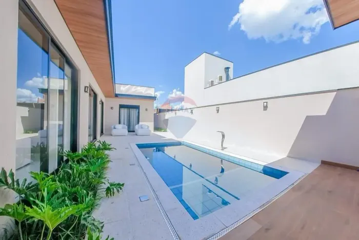 Casa à venda com toda mobília no Condomínio Vista Araras - 3 suítes, piscina e área gourme