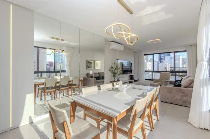 Apartamento à venda no Centro em Balneário Camboriú.