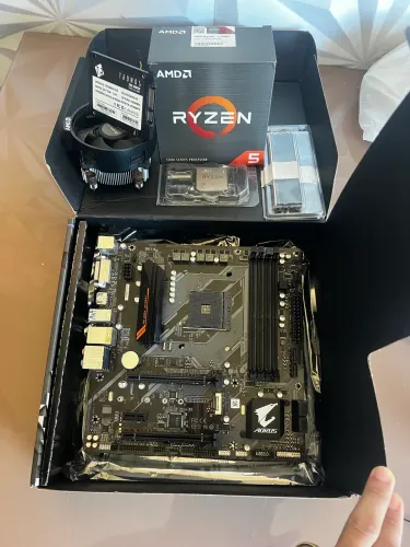 Kit placa mãe Aorus B450M + Ryzen 5 3400g + 16GB de RAM + 480gb de Memória é cooler