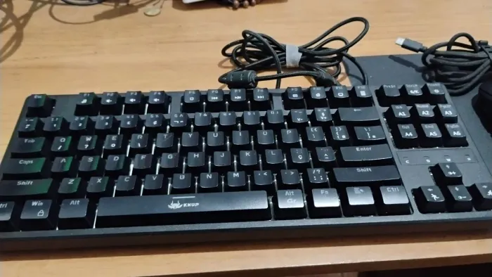 Teclado mecânico Knup RGB