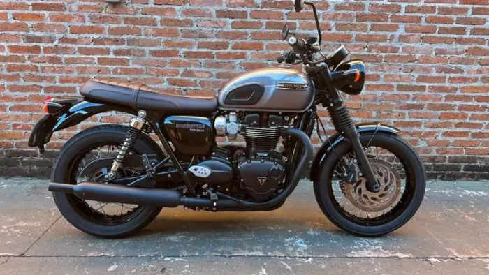 TRIUMPH BONNEVILLE T120 BLACK 2024