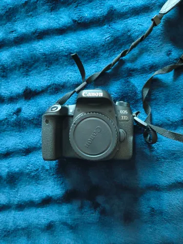 Vende se uma câmera