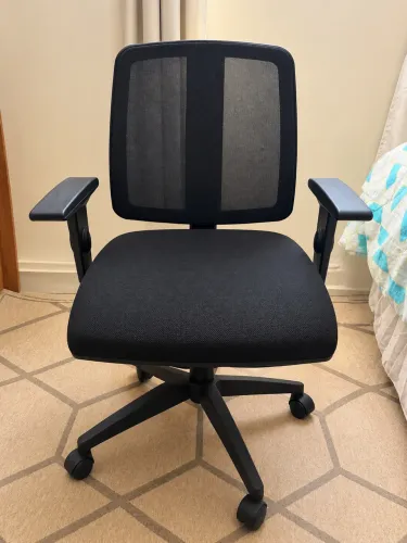 Cadeira de Escritório Ergonômica Tela Mesh - Regulagem de Altura e Braços (Ótimo Estado)