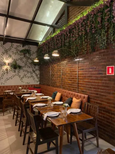 Restaurante em bairro nobre, região gastronomica - Jardim das Américas, Cuiabá