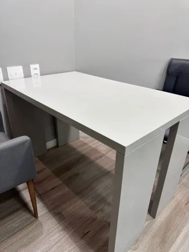 Mesa de quartzo cinza (luxo)
