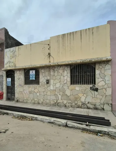 Aluguel casa com 204m², 03qtos, s/ 01 suíte, 01 vaga, Jaraguá