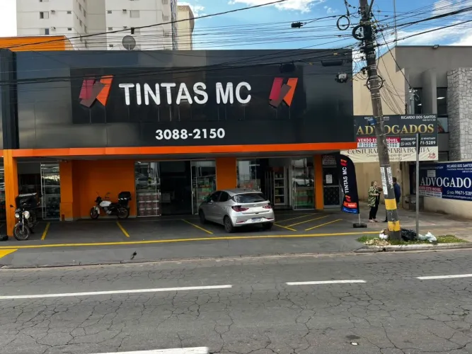 Vende imóvel na T-7 com 700m2 de área construída, áre a terreno 560 m2, por 3.500.000,00