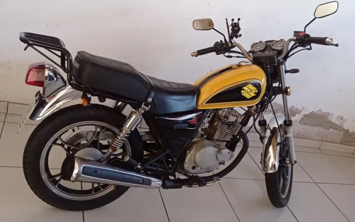 Vendo ou troco Intruder 125 completa