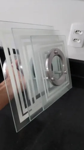 Lustre em vidro,ndus estrutura em alumínio,sem uso duas unidades...