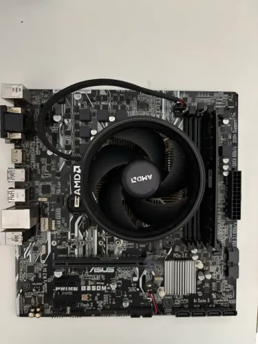 Processador AMD Ryzen 5 2400G * Placa-mãe ASUS PRIME B350M-E * Cooler original AMD