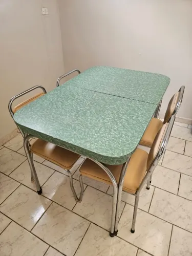 mesa de refeições, extensível, e jogo de quatro cadeiras
