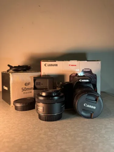 Canon EOS Rebel SL3 + Lente 18-55 IS STM + Lente 50mm f/1.8 STM