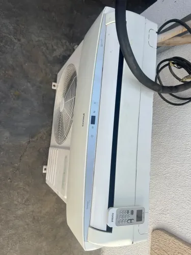 Ar-Condicionado Split Consul 12.000 BTUs - Com Defeito placa / Para Peças