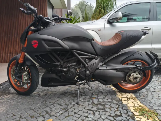 Diavel customizada 