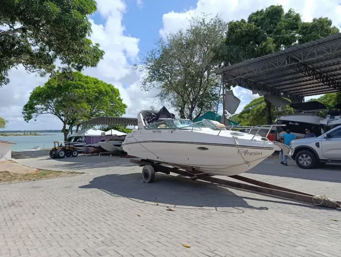 Lancha Nauta 22 pés motor 150 Evinrude