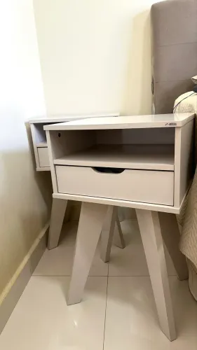 Conjunto de Mesinhas de Cabeceira