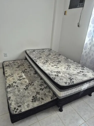Cama solteiro com auxiliar