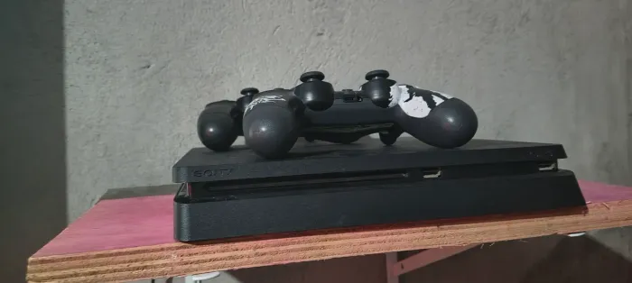 Ps4 Slim sem jogos em mídia digital! 800GB