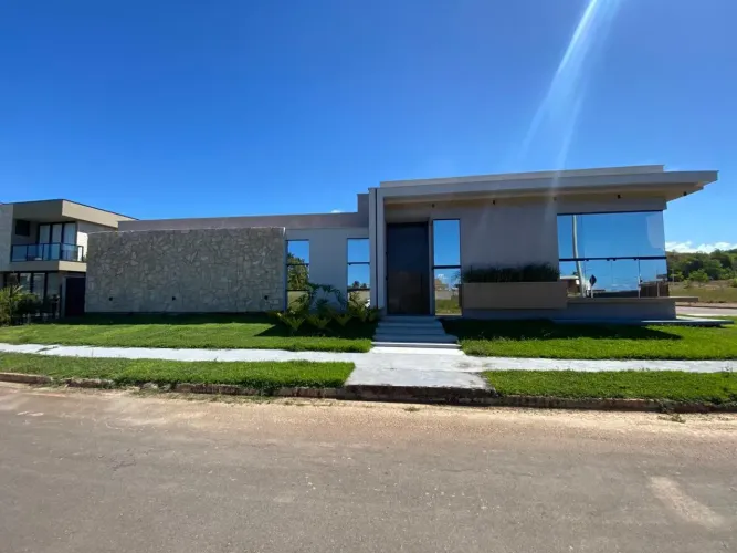 CASA ALTO PADRÃO NO ALPHA PARK ILHÉUS.