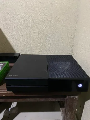 Troco Xbox one com 2 controles, em ps4